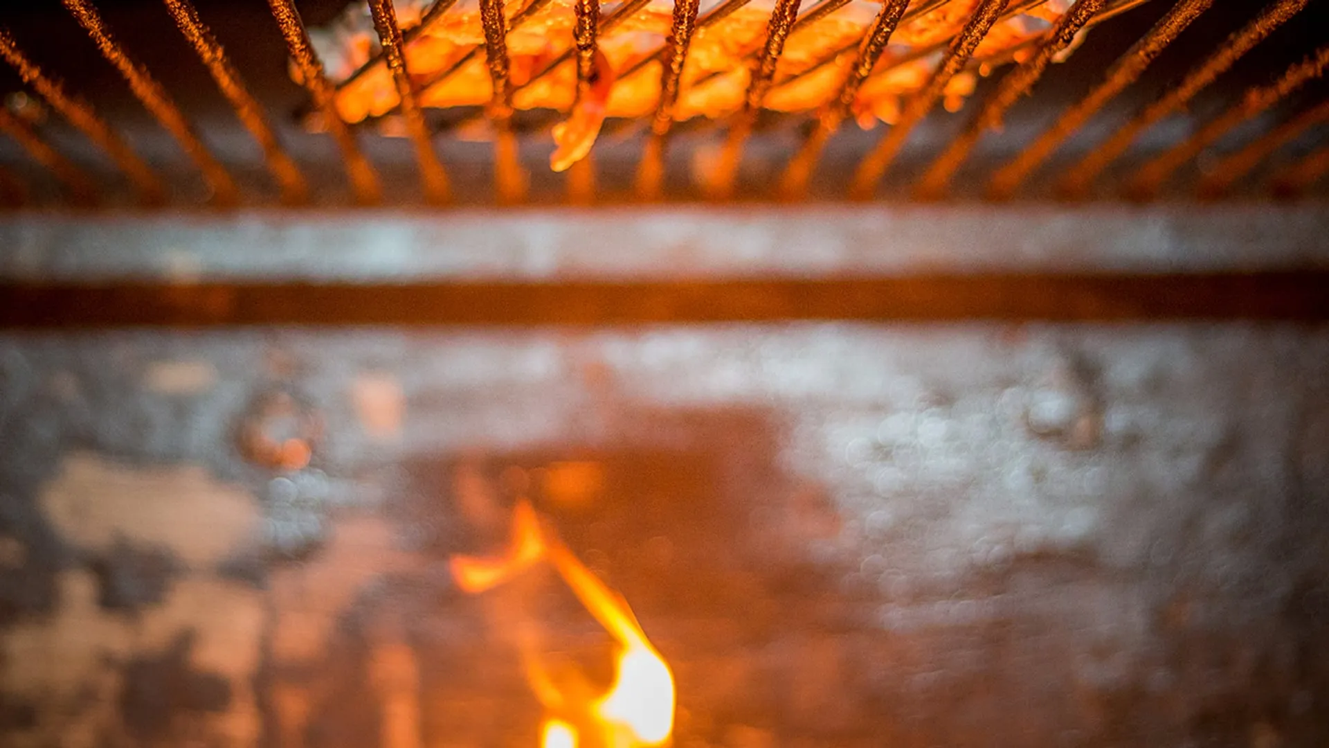 Brasas de parrilla en un asador, gastromarketing